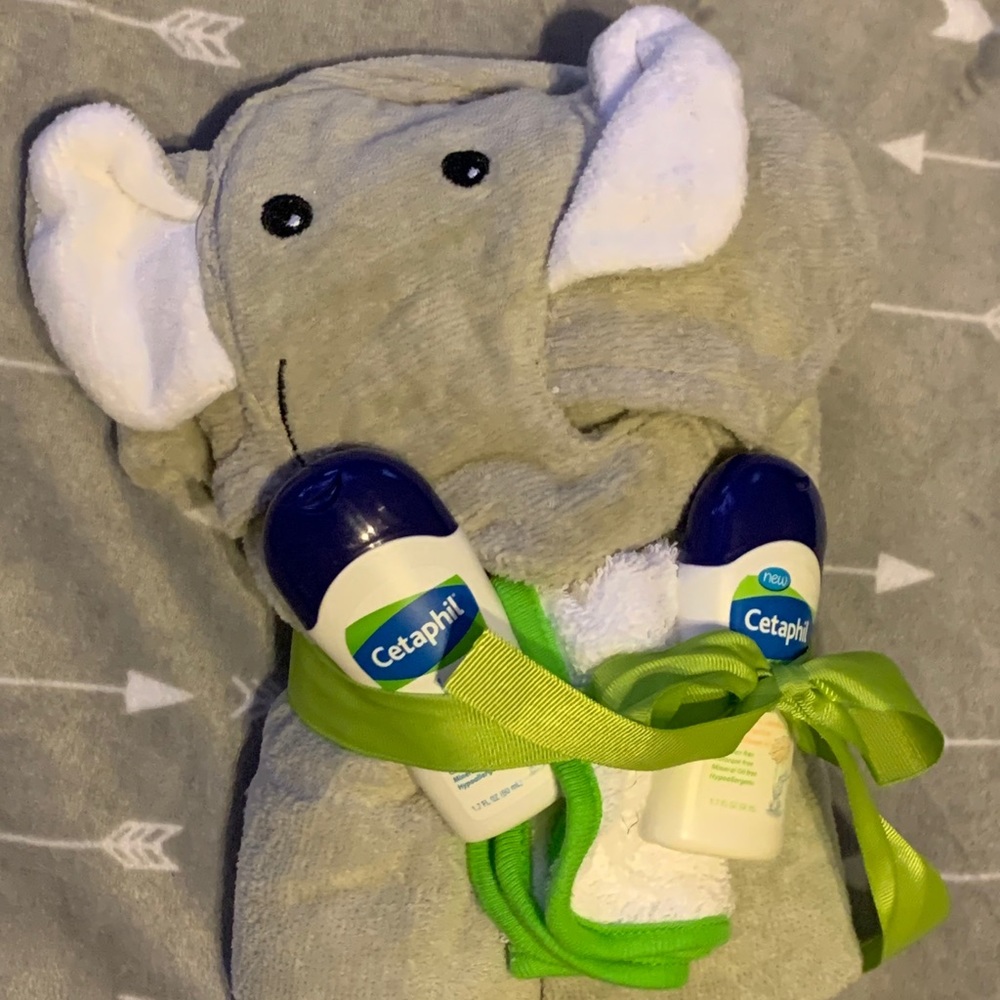 Brand New hooded bath towel